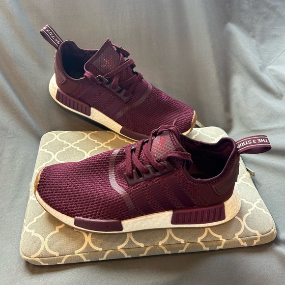 Adidas NMD R1 ”Maroon / Gum” - Picture 7 of 13